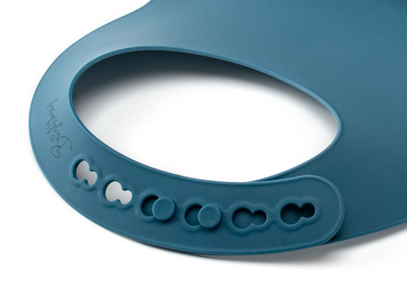 silicone bib with adjustable size